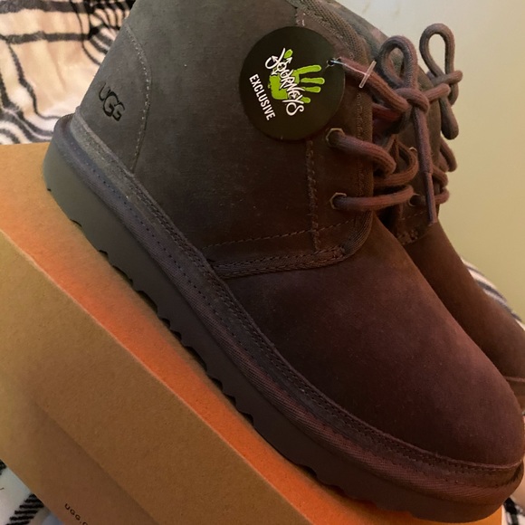 oggiiiページ UGG (size 6Y)